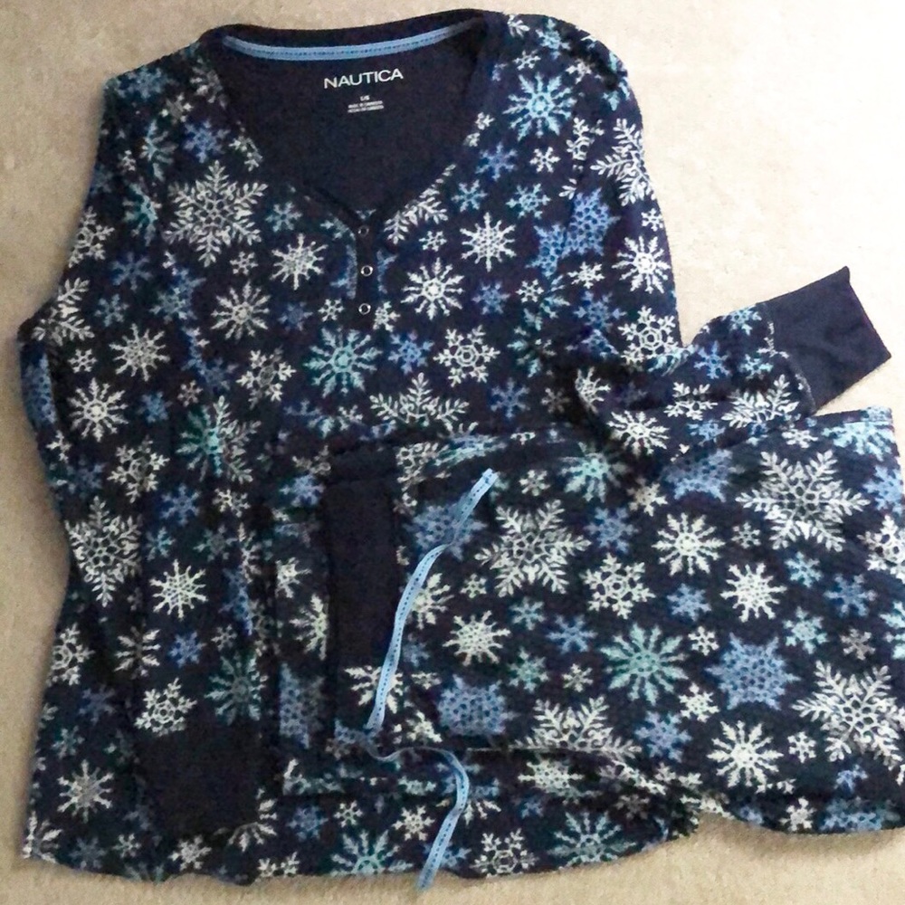 Nautica Snowflake Pajamas sz Large